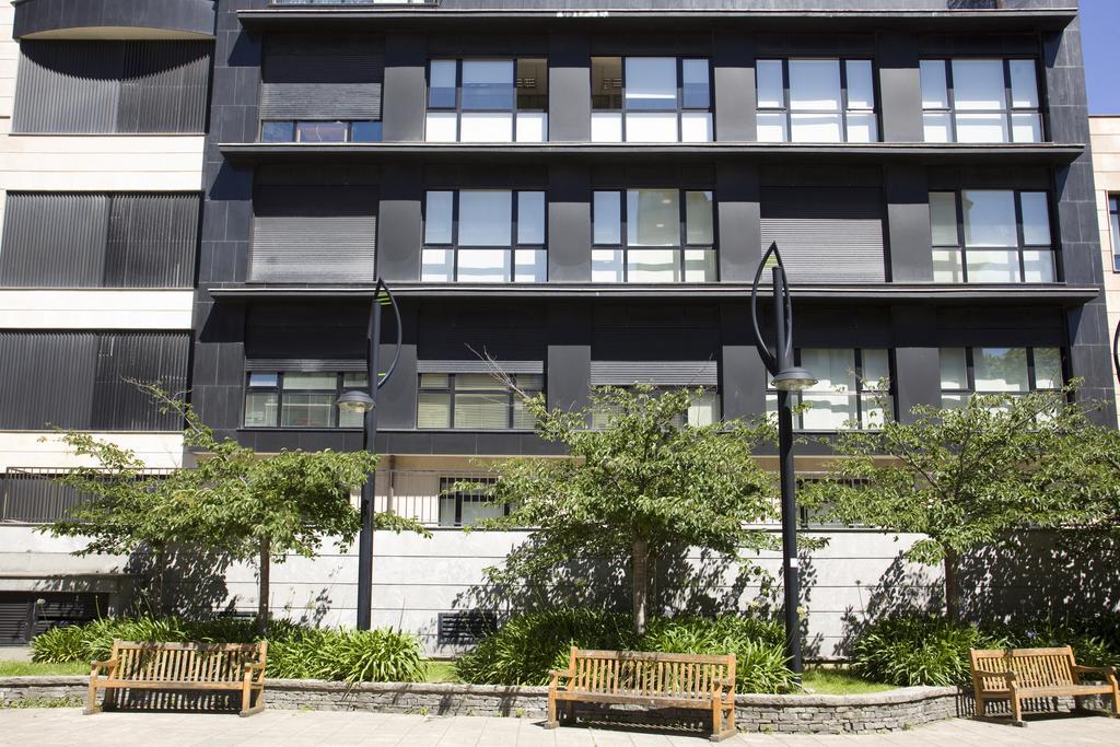 Pension T5 Donostia Suites Сан-Себастьян Екстер'єр фото