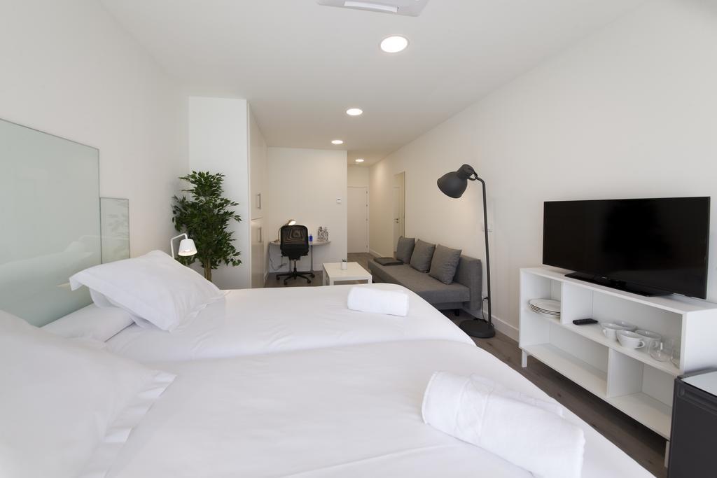 Pension T5 Donostia Suites Сан-Себастьян Номер фото