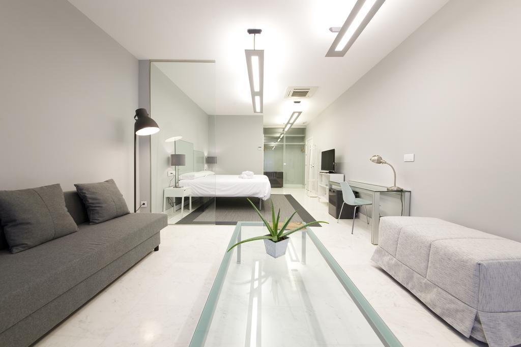 Pension T5 Donostia Suites Сан-Себастьян Номер фото